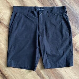 Travis Mathew Black Shorts Size 34